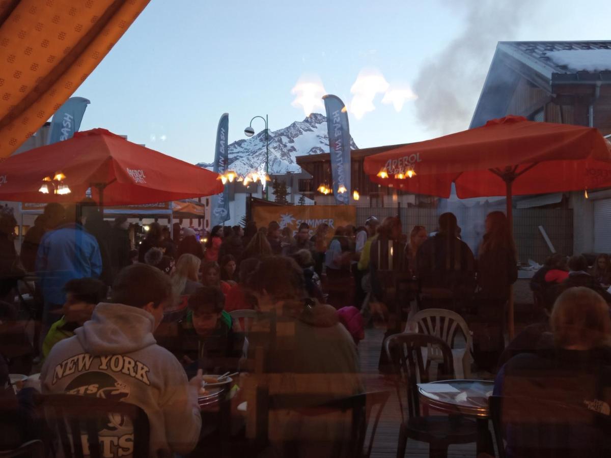 Atmosphere Hotel لو دوز آلب المظهر الخارجي الصورة