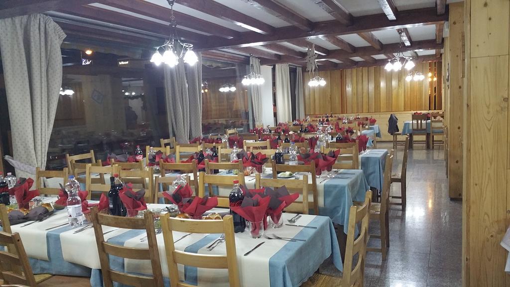 Atmosphere Hotel لو دوز آلب المظهر الخارجي الصورة